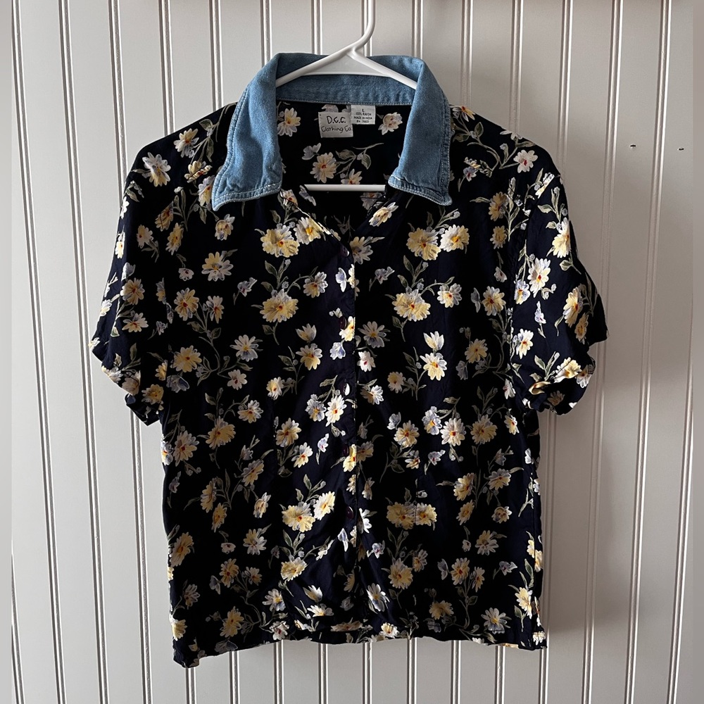 Vintage 90s floral collared button down tee